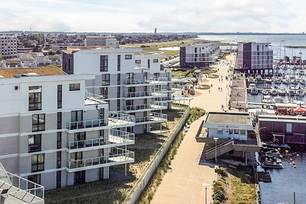 Foto van Villa aan het water op een locatie in de haven - Vakantiehuis in Wendtorf - Outdoor