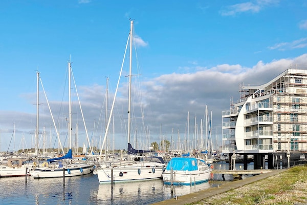 Foto van Villa aan het water op een locatie in de haven - Vakantiehuis in Wendtorf - Outdoor
