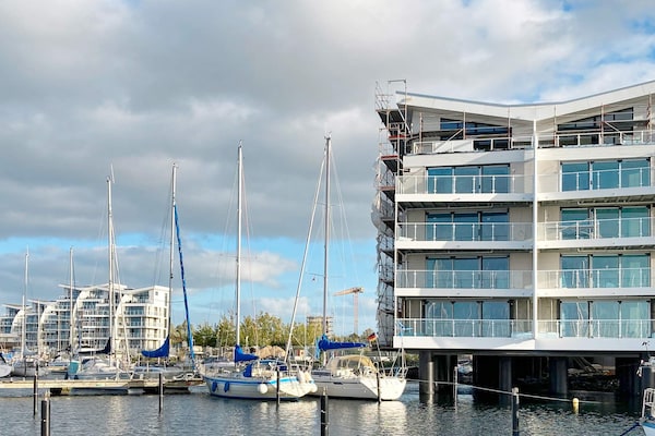 Foto van Villa aan het water op een locatie in de haven - Vakantiehuis in Wendtorf - Outdoor