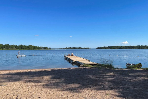Foto van Kustwoning met gastenverblijf - Vakantiehuis in Rockneby - Untagged