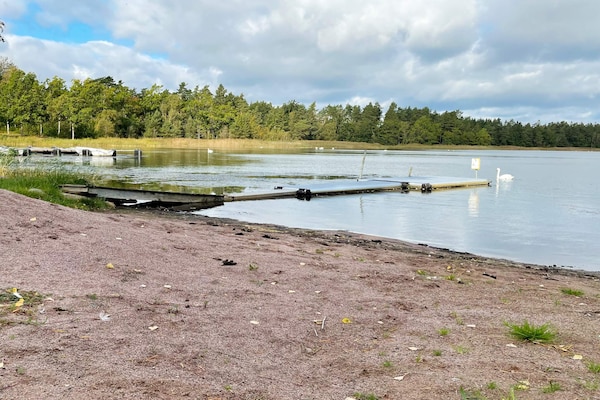 Foto van Kustwoning met gastenverblijf - Vakantiehuis in Rockneby - WaterView