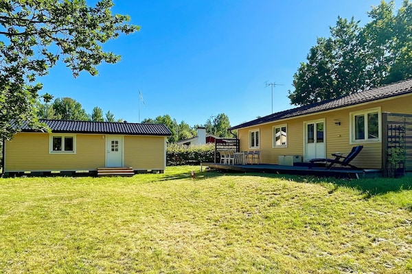 Foto van Kustwoning met gastenverblijf - Vakantiehuis in Rockneby - Outdoor