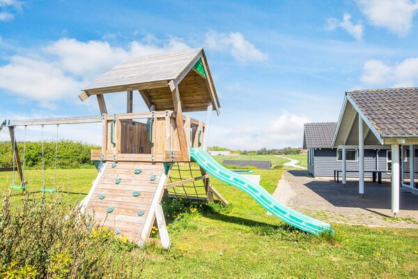 Foto van Luxe strandhuis voor 14 personen - Vakantiehuis in Løkken - View