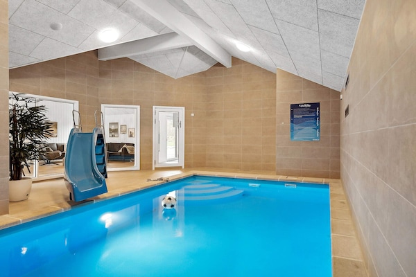 Foto van Ruim toevluchtsoord voor 20 -- By Traum Ferienwohnungen - Pool