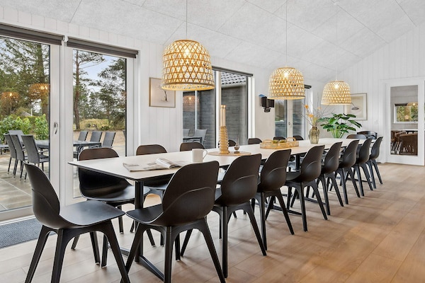 Foto van Ruim toevluchtsoord voor 20 -- By Traum Ferienwohnungen - Indoor
