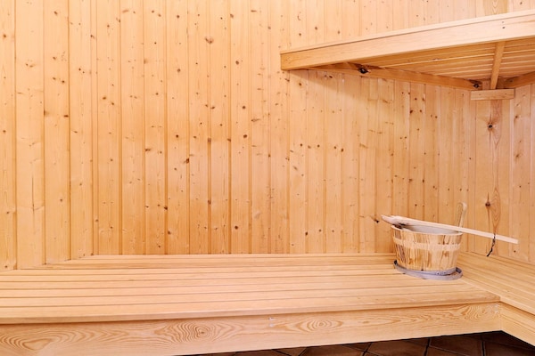 Foto van Rietgedekt huisje met spa - Vakantiehuis in Blåvand - Sauna