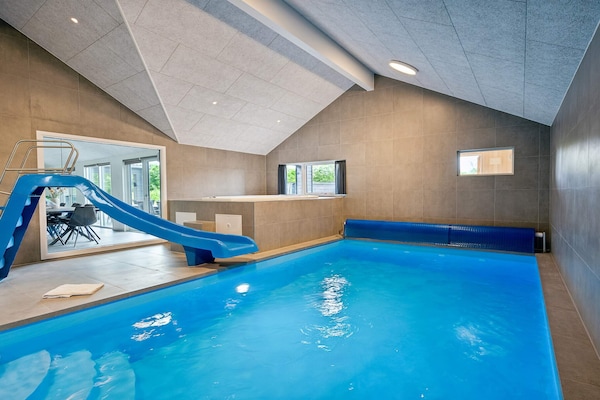Foto van Ruim vakantiehuis vlakbij het strand - Vakantiehuis in Sydals - Pool
