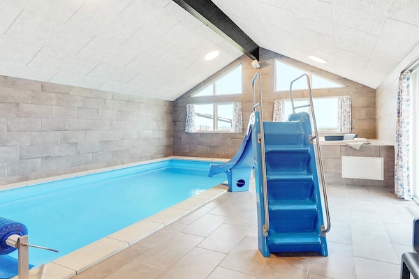 Foto van Ruim vakantiehuis vlakbij het strand - Vakantiehuis in Sydals - Pool