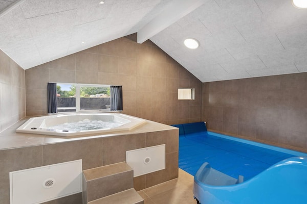 Foto van Ruim vakantiehuis vlakbij het strand - Vakantiehuis in Sydals - Pool