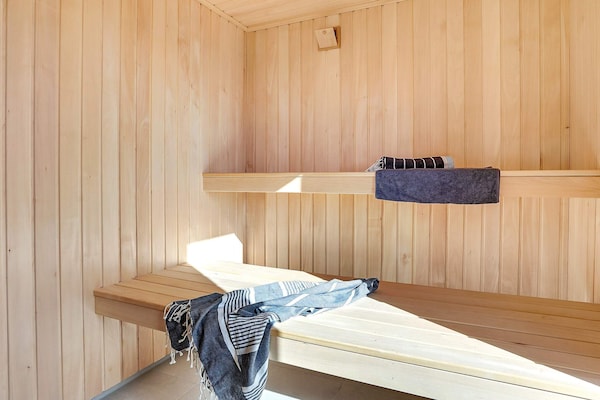 Foto van Ruim vakantiehuis vlakbij het strand - Vakantiehuis in Sydals - Sauna