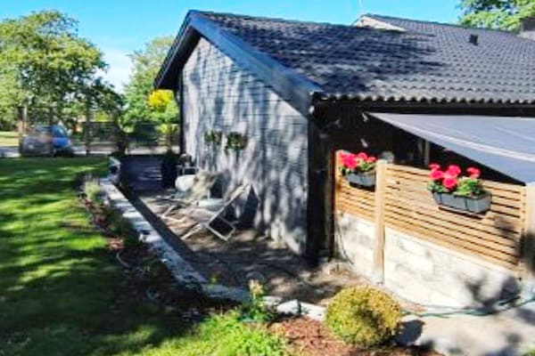 Foto van 6 persoons vakantie huis in HÄLLEKIS - Vakantiehuis in HÄLLEKIS - Outdoor
