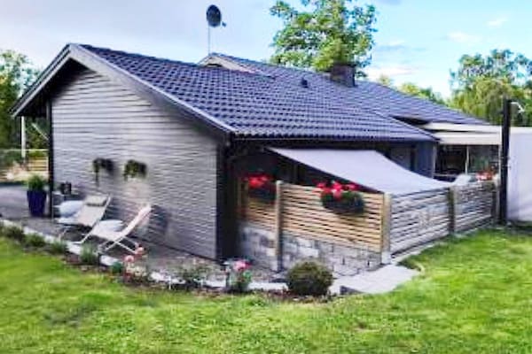 Foto van 6 persoons vakantie huis in HÄLLEKIS - Vakantiehuis in HÄLLEKIS - Outdoor
