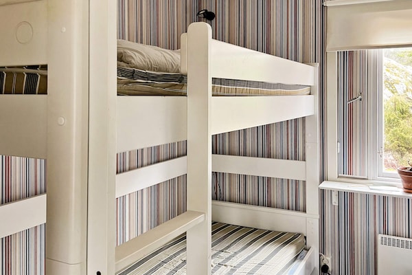 Foto van Charmant eilandhuis met gastenverblijf - Vakantiehuis in VäTö - Indoor