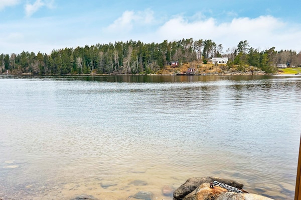 Foto van Charmant eilandhuis met gastenverblijf - Vakantiehuis in VäTö - Untagged