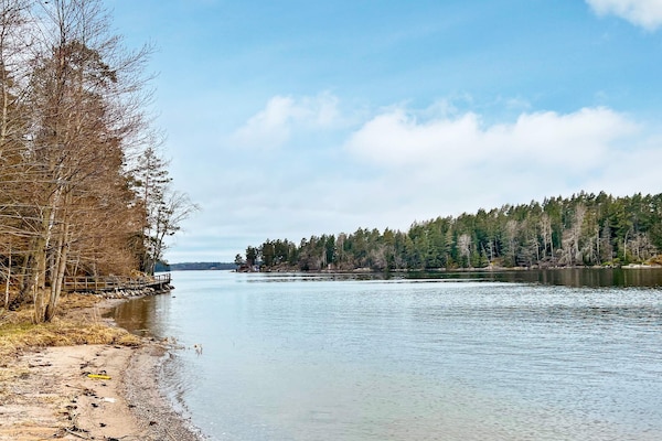 Foto van Charmant eilandhuis met gastenverblijf - Vakantiehuis in VäTö - Untagged