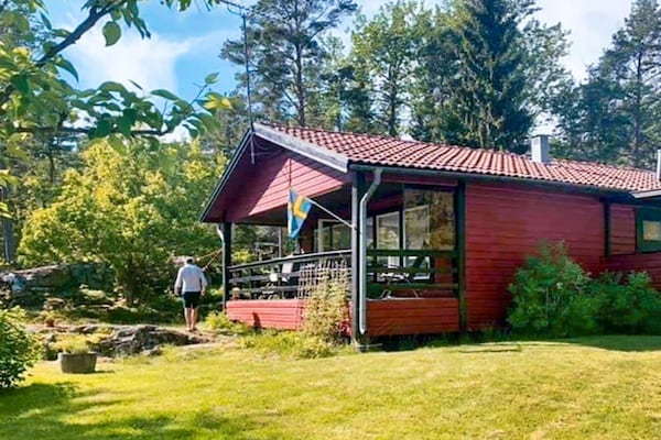 Foto van Charmant eilandhuis met gastenverblijf - Vakantiehuis in VäTö - Outdoor