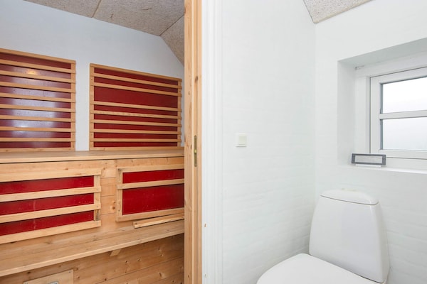 Foto van Luxe retraite aan zee -- By Traum Ferienwohnungen - Vakantiehuis in Ulfborg - Sauna