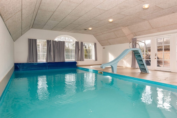 Foto van Luxe retraite aan zee -- By Traum Ferienwohnungen - Vakantiehuis in Ulfborg - Pool