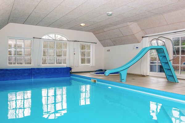 Foto van Luxe retraite met zwembad -- By Traum Ferienwohnungen - Pool