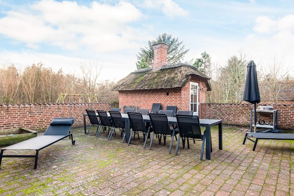 Foto van Luxe vakantieverblijf met zwembad - Vakantiehuis in Ulfborg - View