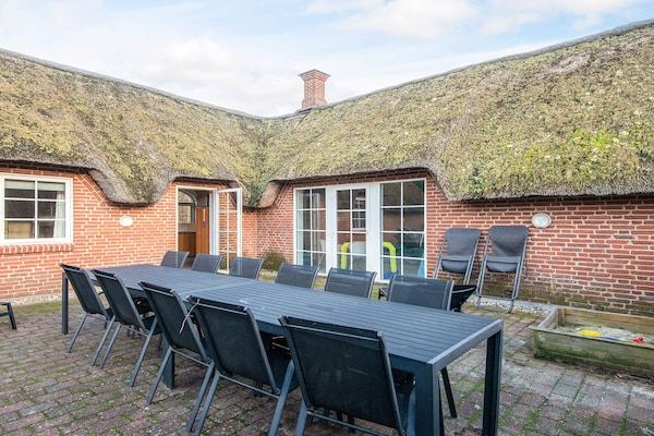 Foto van Luxe vakantieverblijf met zwembad - Vakantiehuis in Ulfborg - View