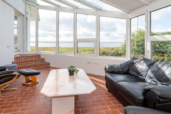 Foto van Plezier voor het hele gezin met Fjord View - Vakantiehuis in Thyholm - WaterView