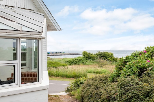 Foto van Plezier voor het hele gezin met Fjord View - Vakantiehuis in Thyholm - WaterView