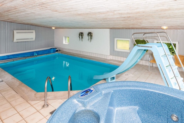 Foto van Plezier voor het hele gezin met Fjord View - Vakantiehuis in Thyholm - Pool