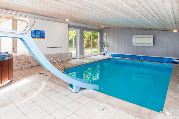 Foto van Plezier voor het hele gezin met Fjord View - Vakantiehuis in Thyholm - Pool