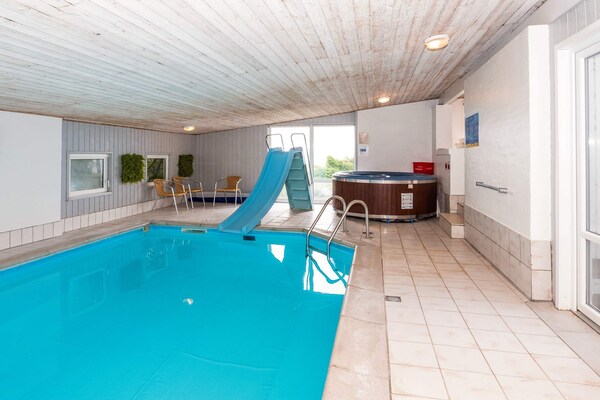 Foto van Plezier voor het hele gezin met Fjord View - Vakantiehuis in Thyholm - Pool