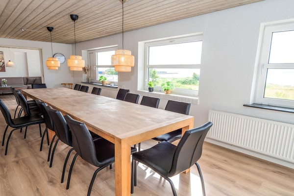 Foto van Plezier voor het hele gezin met Fjord View - Vakantiehuis in Thyholm - Indoor