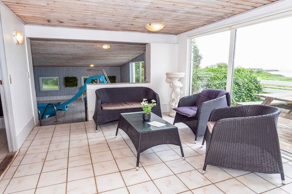 Foto van Plezier voor het hele gezin met Fjord View - Vakantiehuis in Thyholm - Indoor