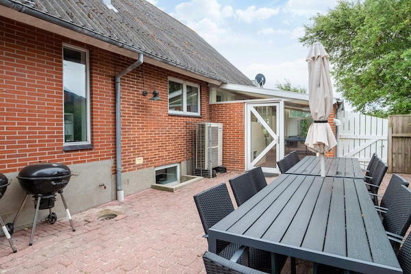 Foto van Plezier voor het hele gezin met Fjord View - Vakantiehuis in Thyholm - Outdoor