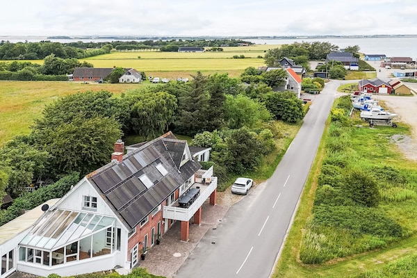 Foto van Plezier voor het hele gezin met Fjord View - Vakantiehuis in Thyholm - Outdoor
