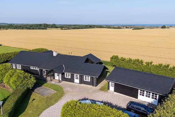 Foto van Lodge met uitzicht op de Limfjord - Vakantiehuis in Spøttrup - Outdoor