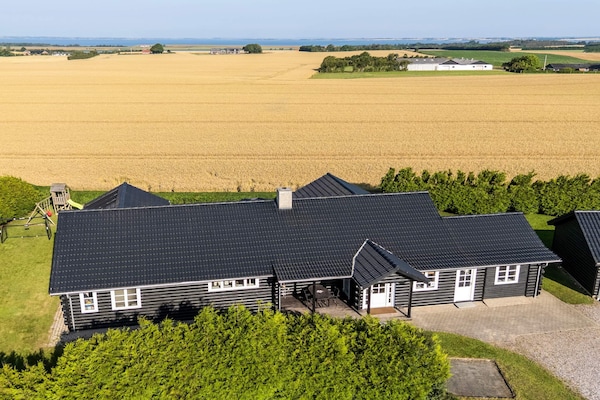 Foto van Lodge met uitzicht op de Limfjord - Vakantiehuis in Spøttrup - Outdoor