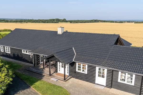 Foto van Lodge met uitzicht op de Limfjord - Vakantiehuis in Spøttrup - Outdoor