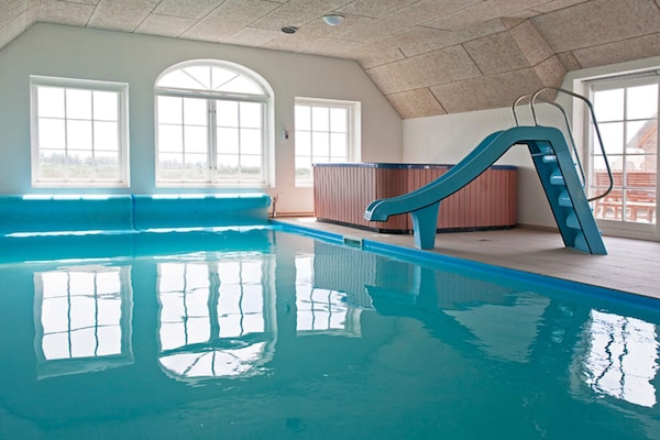 Foto van Luxe zwembadhuis aan zee - Vakantiehuis in Ulfborg - Pool