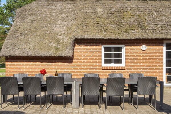 Foto van Luxe rietgedekte retraite -- By Traum Ferienwohnungen - View