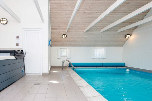 Foto van Luxe rietgedekte retraite -- By Traum Ferienwohnungen - Pool