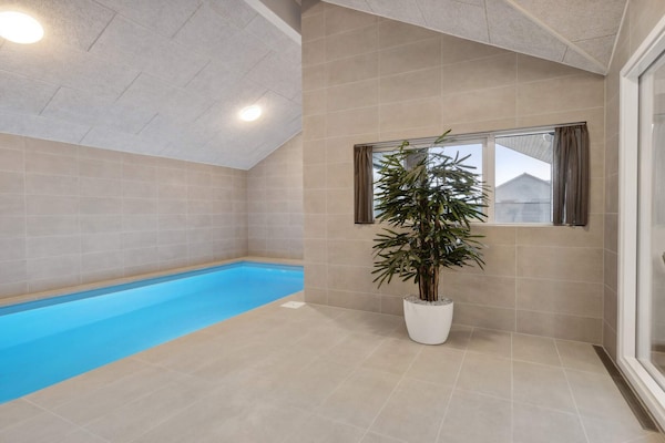 Foto van Luxe Retreat van Hasmark - Vakantiehuis in Otterup - Pool