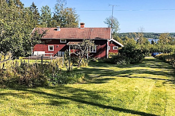 Foto van Schilderachtig huis aan het meer bij Askersund - Vakantiehuis in åMMEBERG - Outdoor