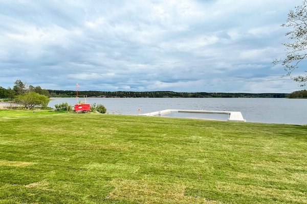 Foto van Schilderachtig huis aan het meer bij Askersund - Vakantiehuis in åMMEBERG - Outdoor