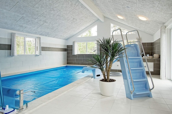Foto van 22 persoons vakantie huis in Nexø - Vakantiehuis in Nexø - Pool