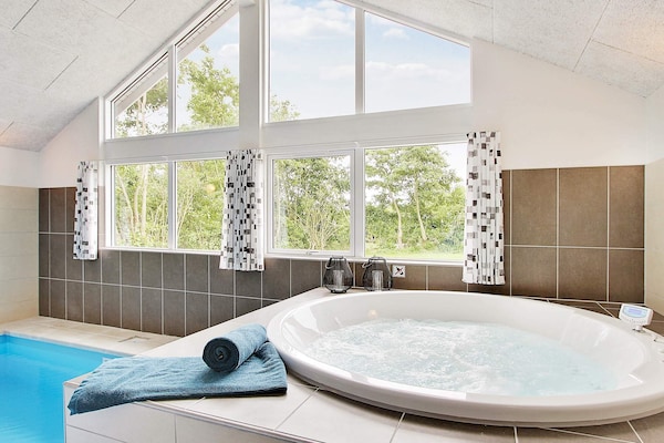 Foto van Luxe zwembadresort in Blavand - Vakantiehuis in Blåvand - Spa