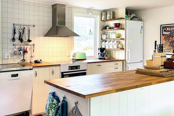 Foto van Kusthuisje met terras en barbecue - Vakantiehuis in FRÄNDEFORS - Indoor
