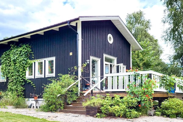 Foto van Kusthuisje met terras en barbecue - Vakantiehuis in FRÄNDEFORS - Outdoor