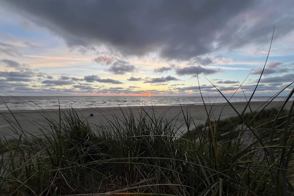 Foto van Modern Strandhuis -- By Traum Ferienwohnungen - Vakantiehuis in Vejers Strand - WaterView