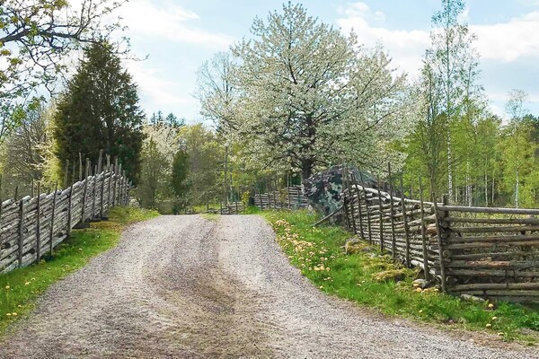 Foto van Afgelegen huis met tuin en meren - Vakantiehuis in Kristdala - Untagged