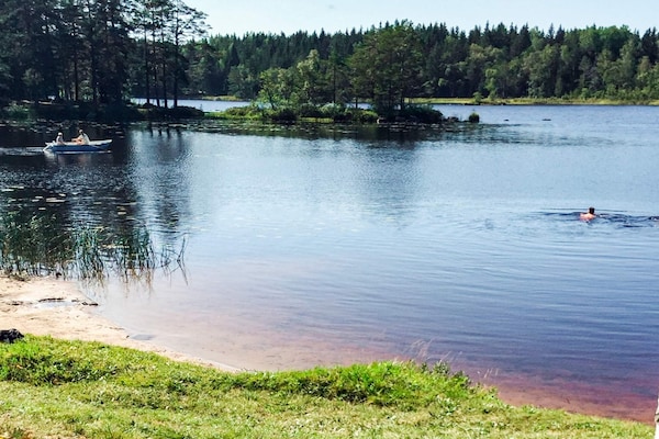 Foto van Zomerverblijf bij het meer in Sormland - Vakantiehuis in Ärla - Untagged